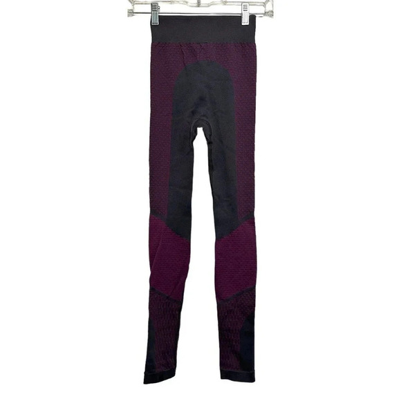 Lululemon NWOT’s About That base tight leggings. Size 2 - Picture 2 of 9